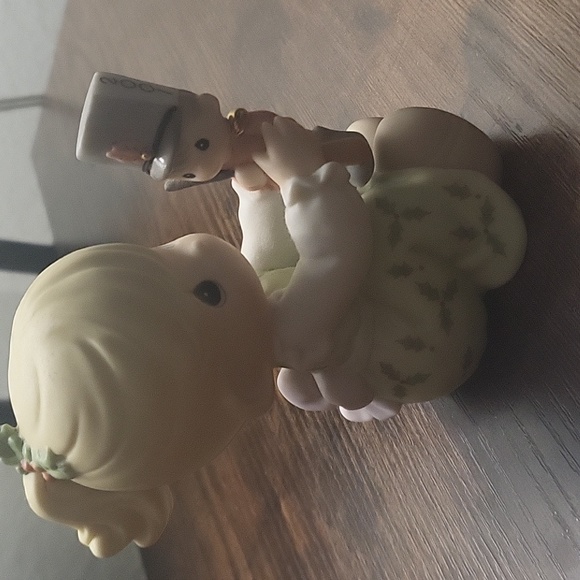 Precious Moments 2001 May Your Christmas Begin With A Bang 877433 - Picture 3 of 7